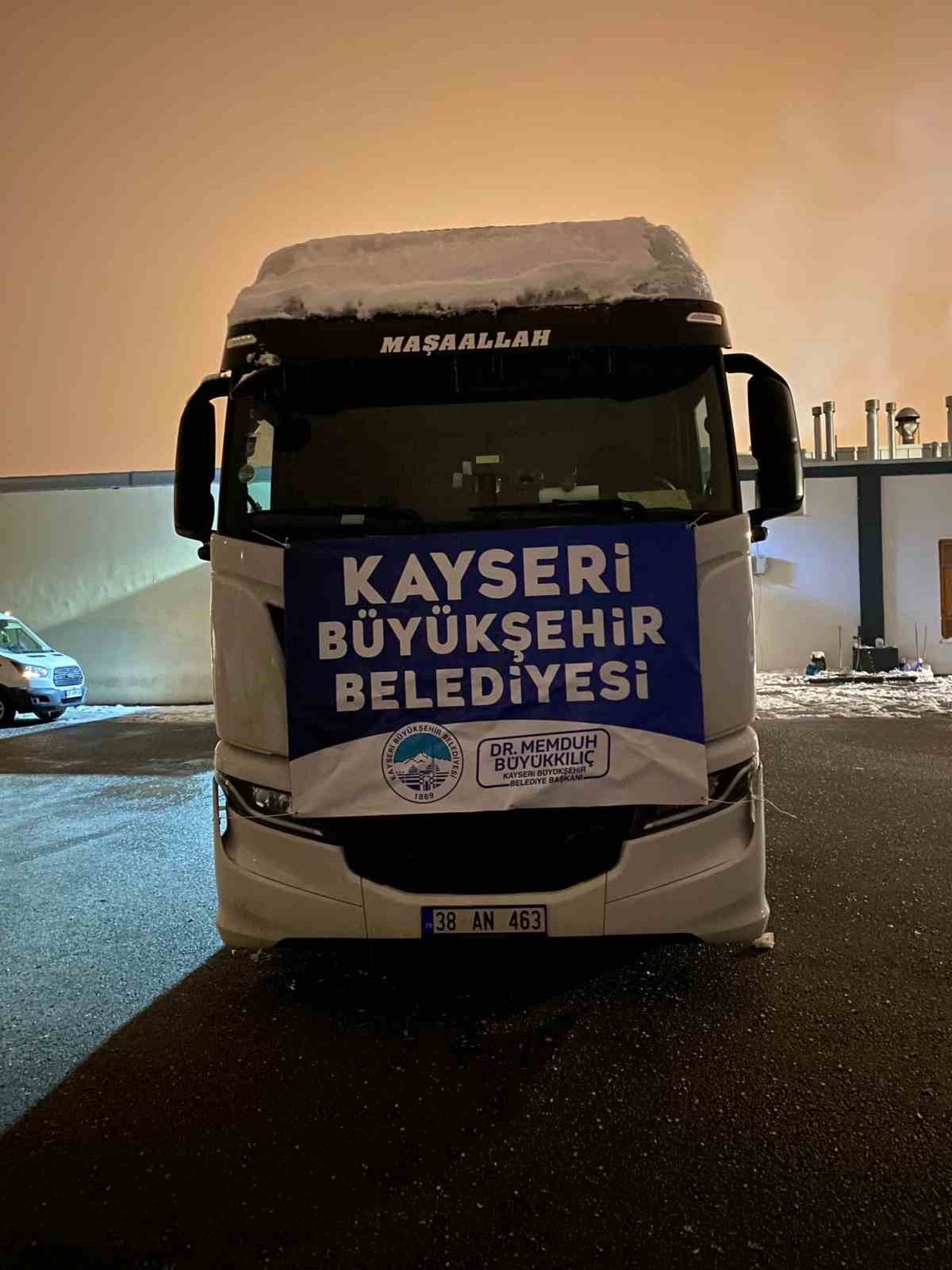 Kayseri Büyükşehir’in deprem bölgesine yardım turu sayısı 40’a ulaştı