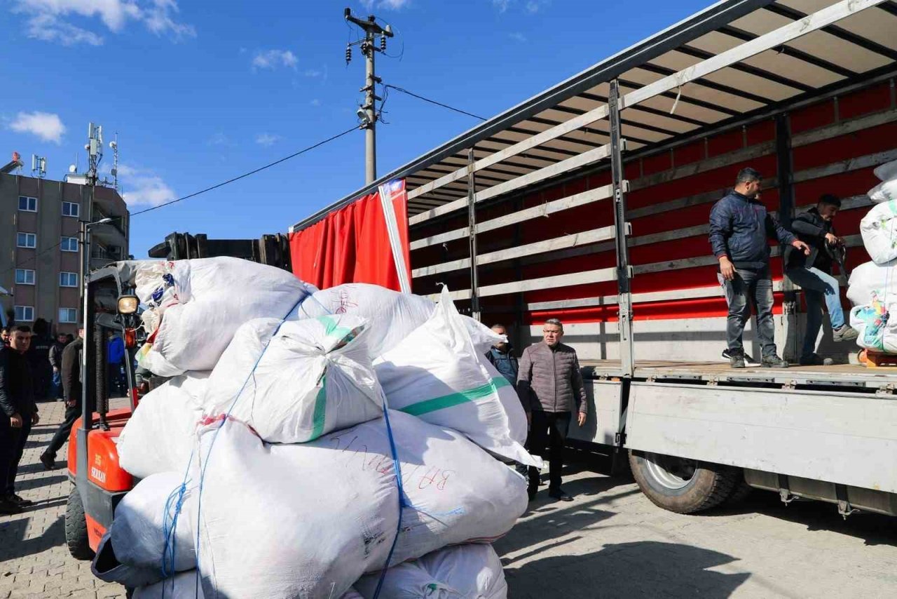 Köşk halkının şefkat eli deprem bölgesinde
