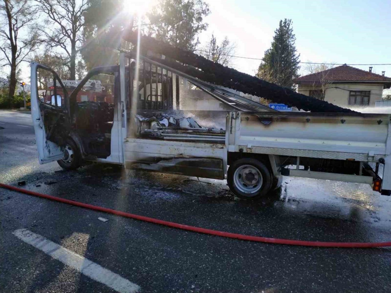 Köyceğiz-Ortaca karayolunda araç yangını