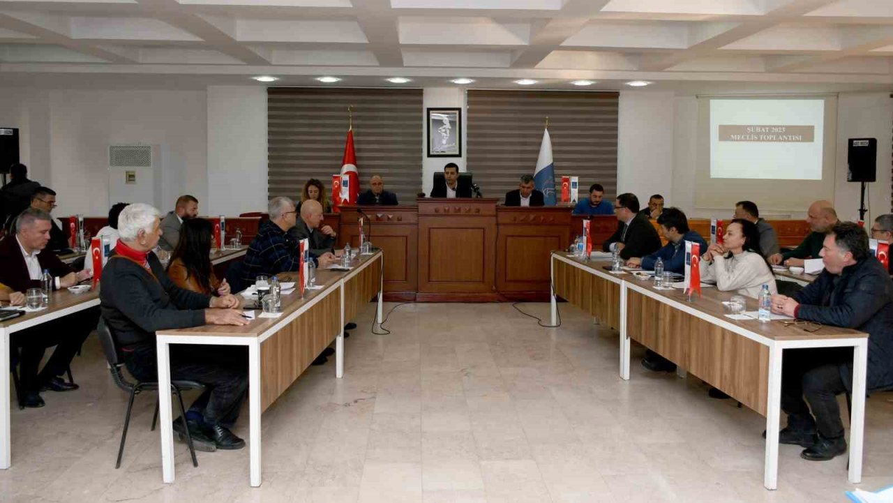 Kuşadası Belediyesi’nde Buruk Meclis Toplantısı