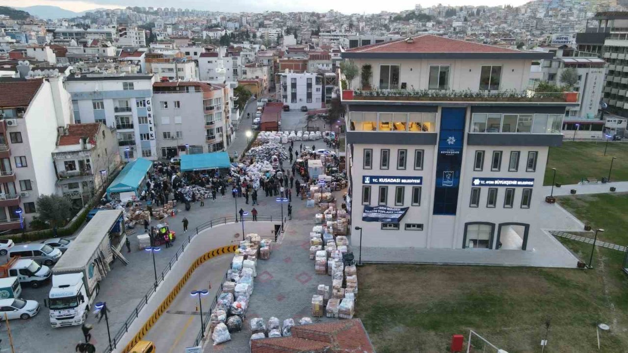 Kuşadası’ndan afet bölgesine destek yağıyor