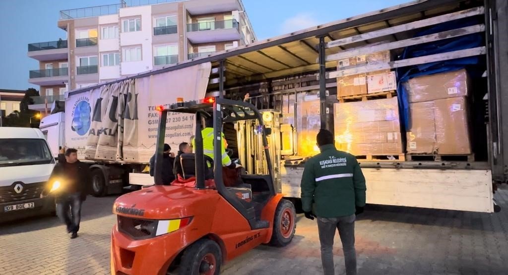 Kuşadası’ndan afet bölgesine destek yağıyor