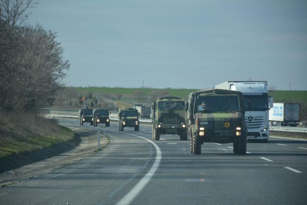Mehmetçik seyyar sahra üniteleri ile deprem bölgesine intikalde