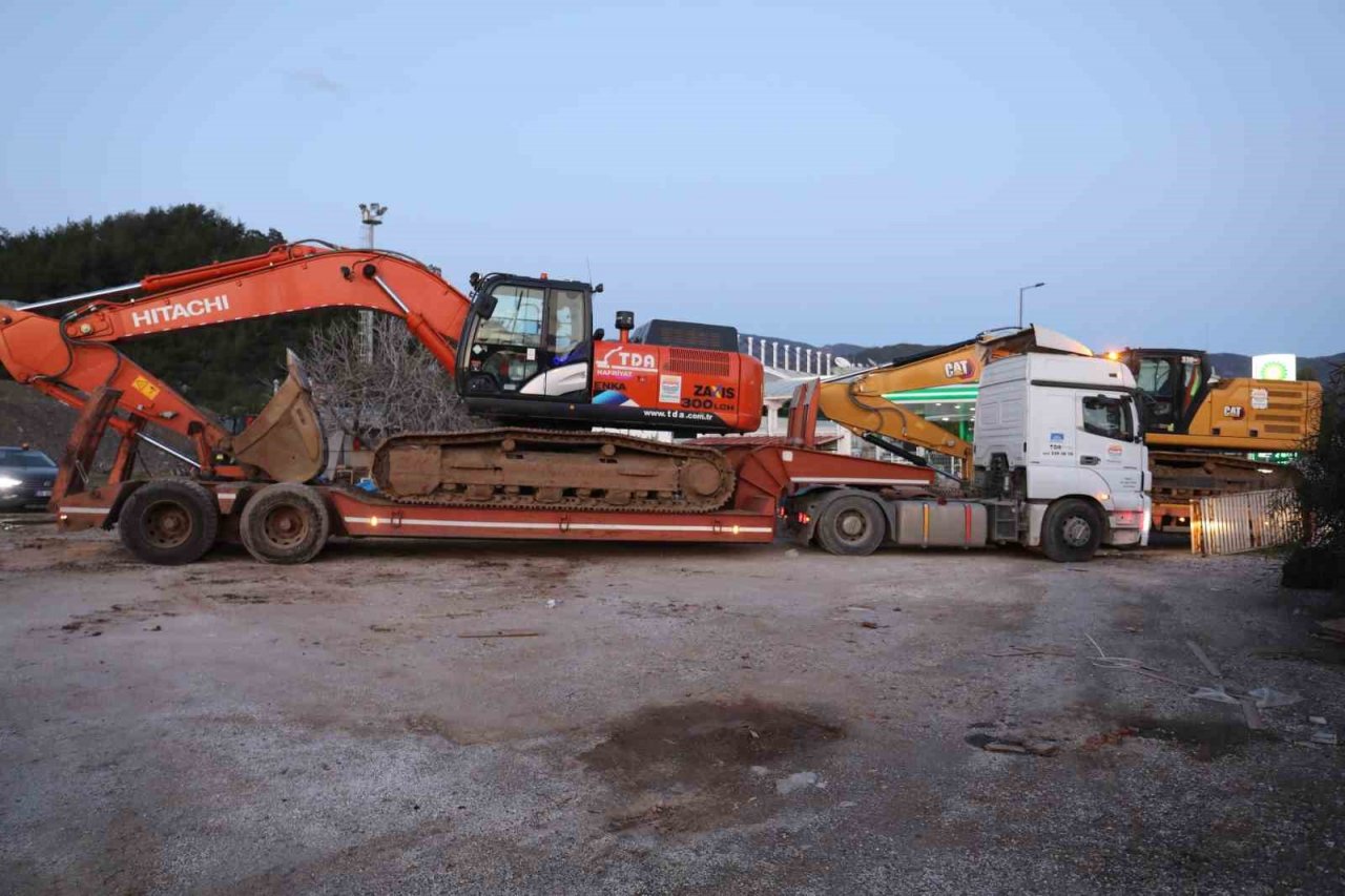 Başkan Oktay: “Tek hedef yardımları hızlıca ulaştırmak”