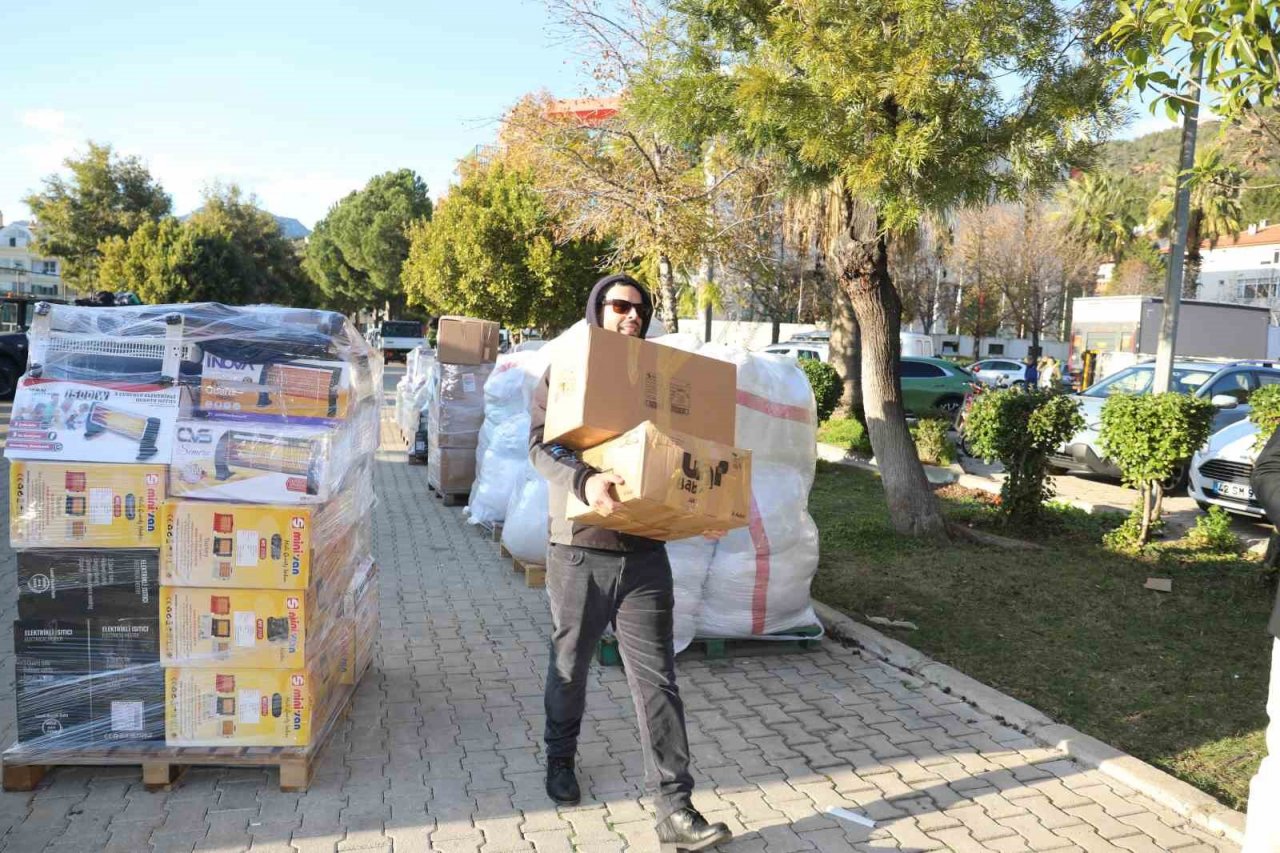 Başkan Oktay: “Tek hedef yardımları hızlıca ulaştırmak”
