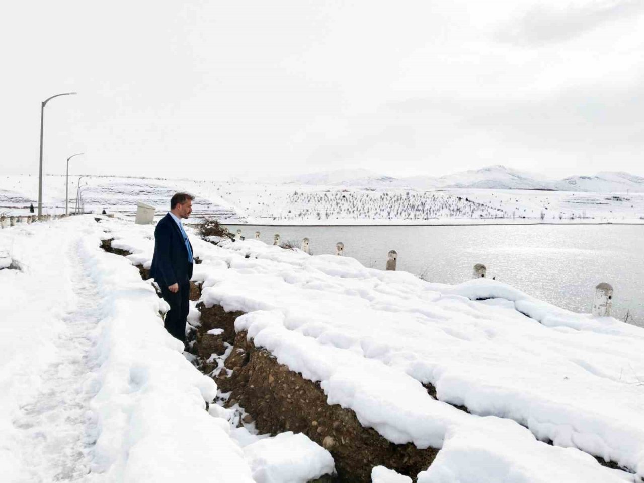 Malatya Sultansuyu Barajı suyu tahliye ediliyor