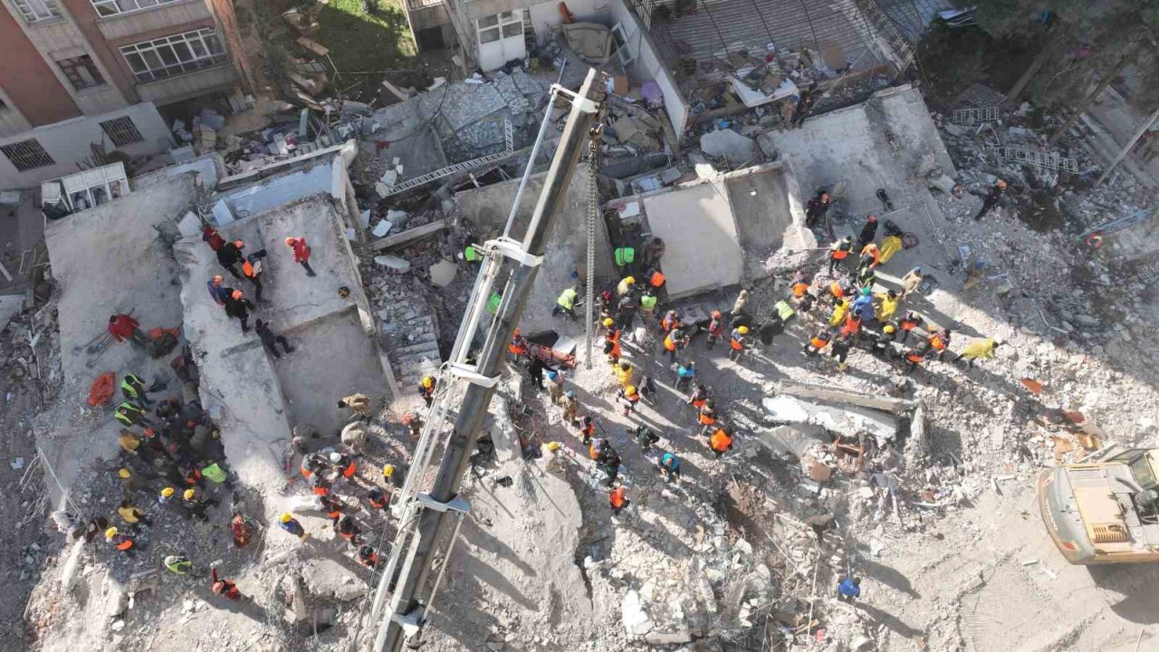 Şanlıurfa’da depremde 114 vatandaşın öldüğü binalar havadan görüntülendi