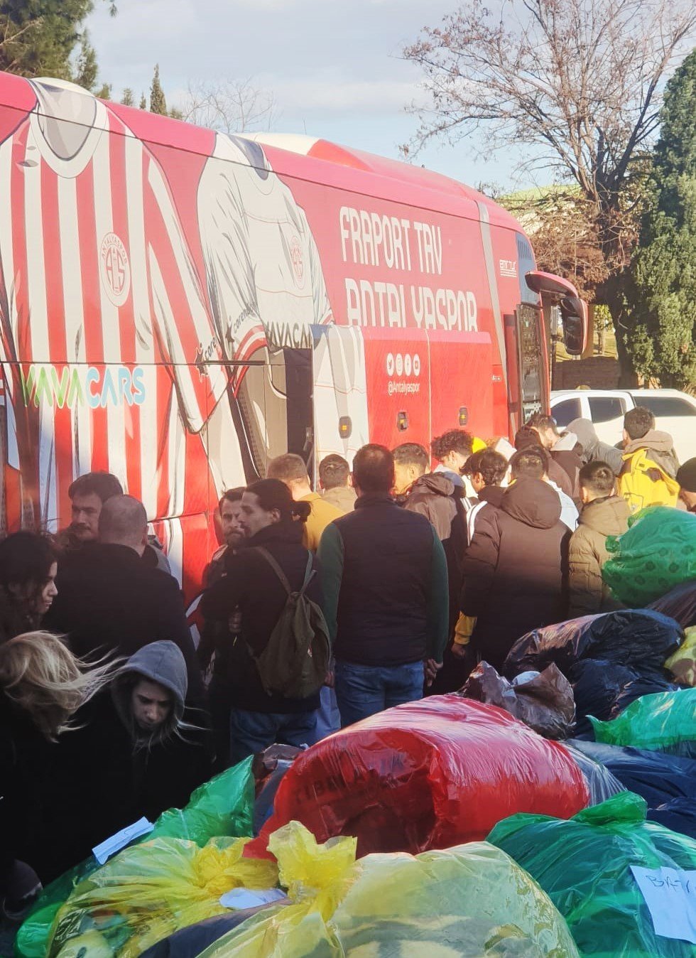 Antalyaspor, tesislerini depremzedelere açtı