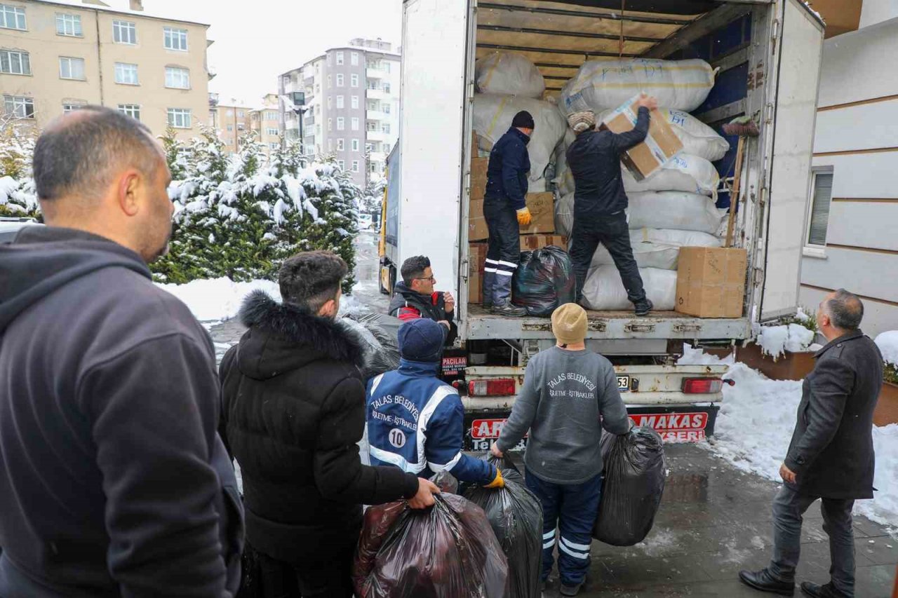 Bir ses bir nefes, gönlünü kattı herkes