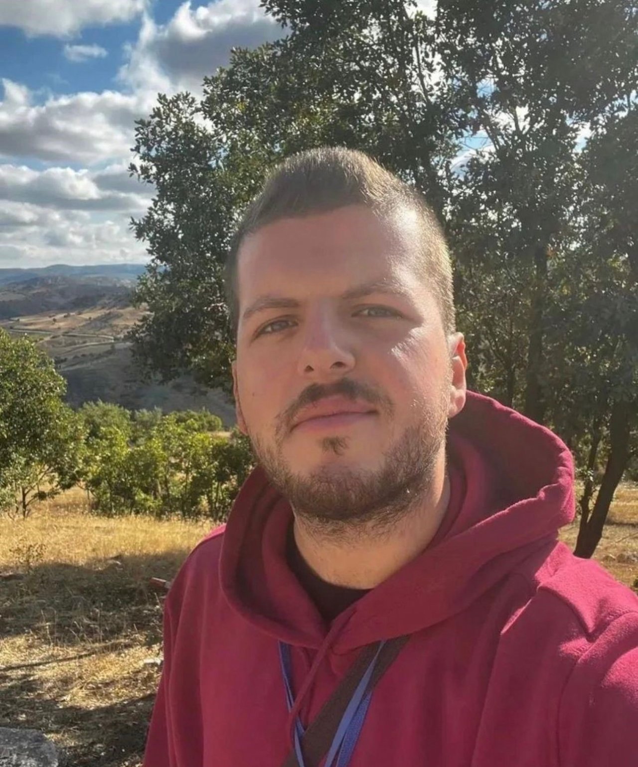 Kuşadası’nda yaşayan tur rehberleri depremde hayatını kaybetti