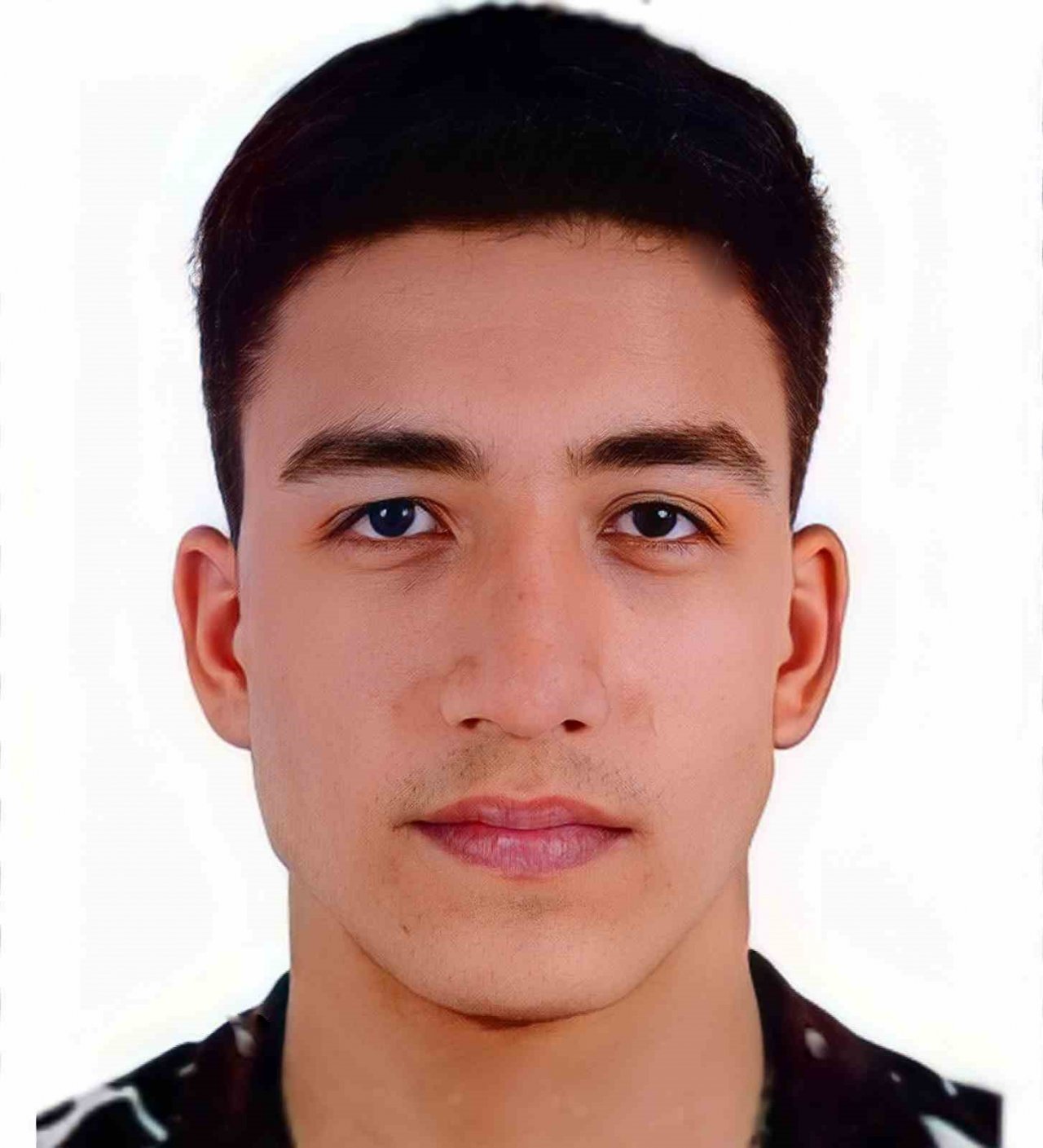 19 yaşındaki genç ablasını ve erkek arkadaşını öldürüp kendini ihbar etti