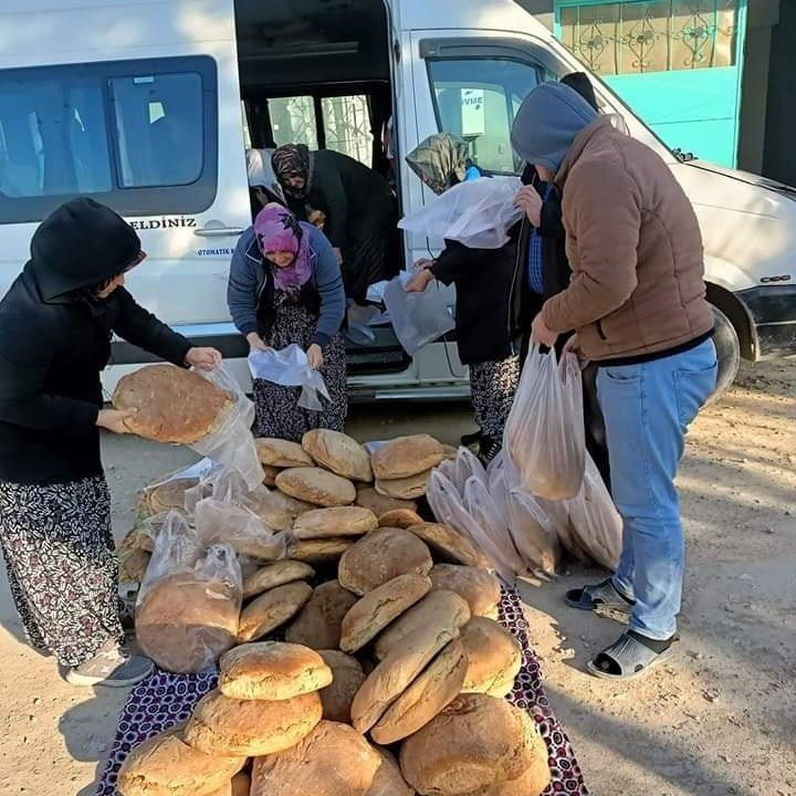 Uzun süre tok tutan Afyon ekmeği deprem bölgesine gönderiliyor