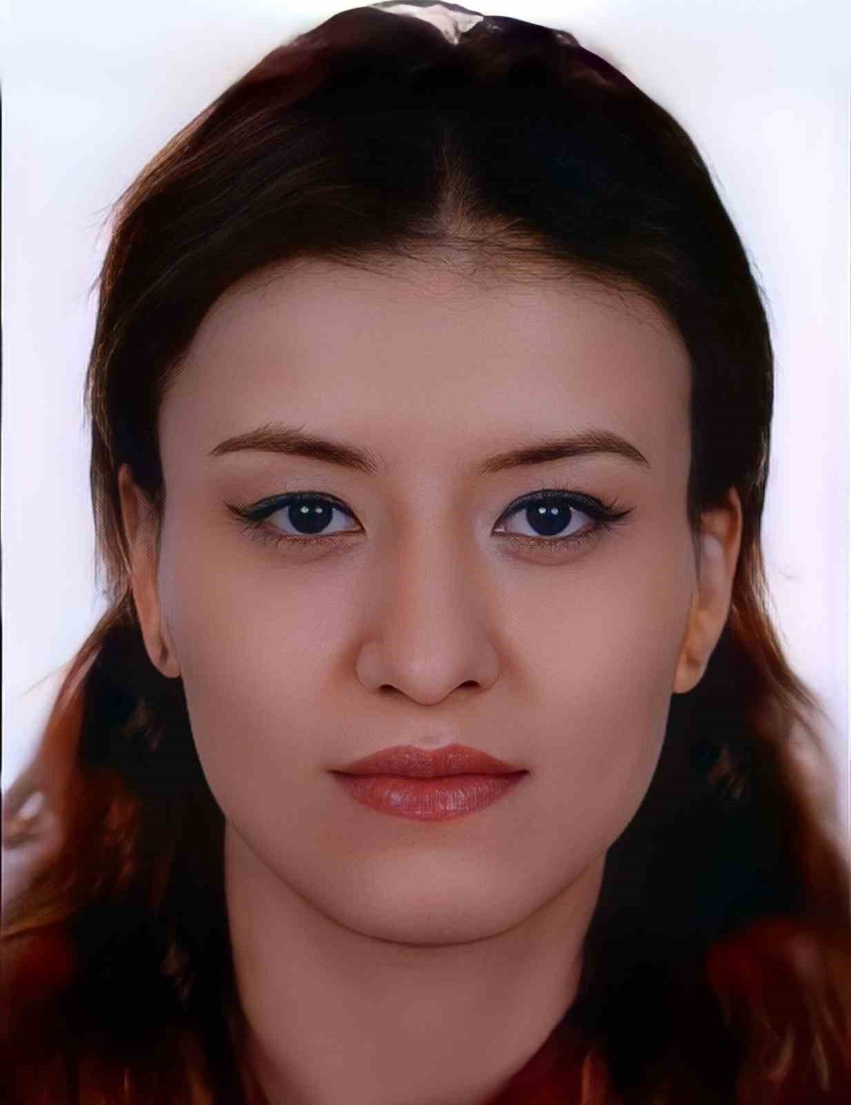 19 yaşındaki genç ablasını ve erkek arkadaşını öldürüp kendini ihbar etti