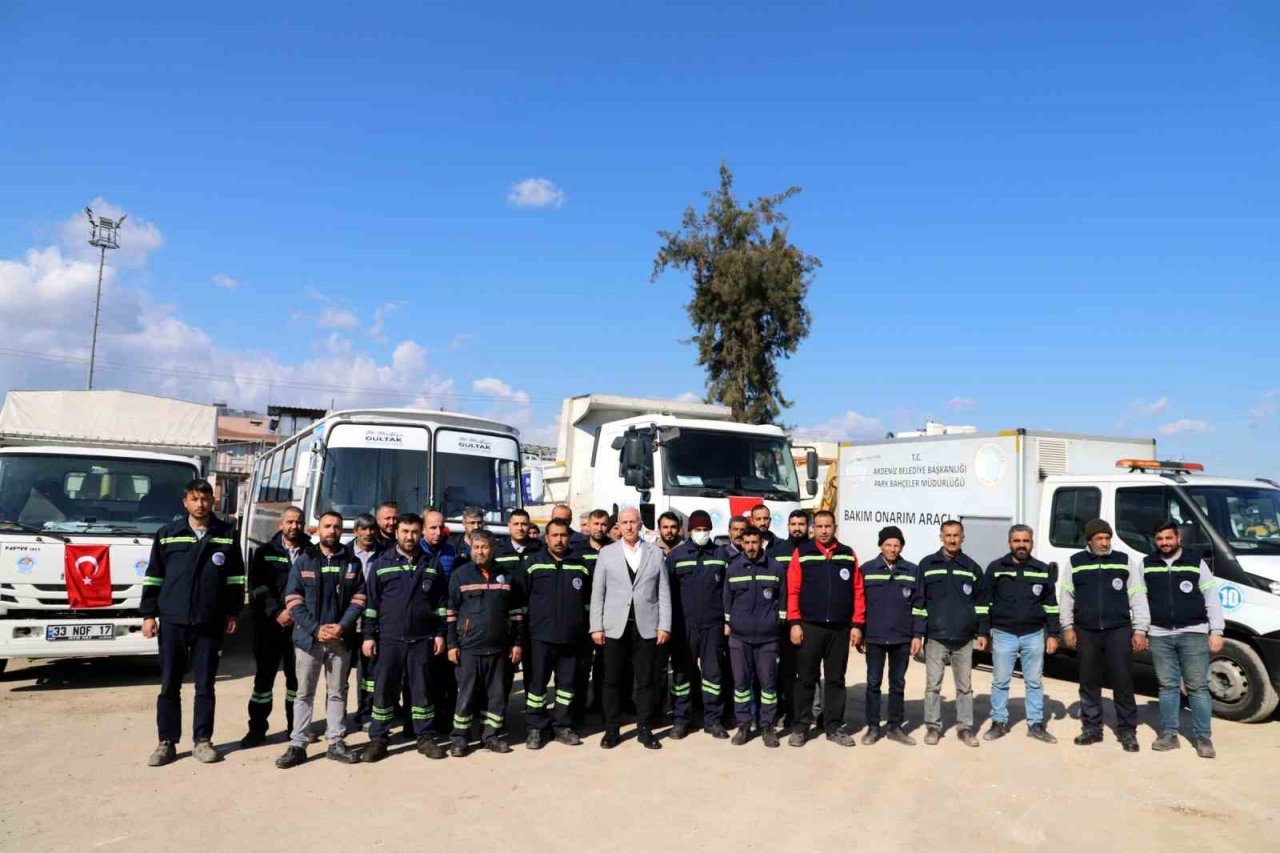 Akdeniz Belediyesi deprem bölgesine yardım seferberliğini sürdürüyor