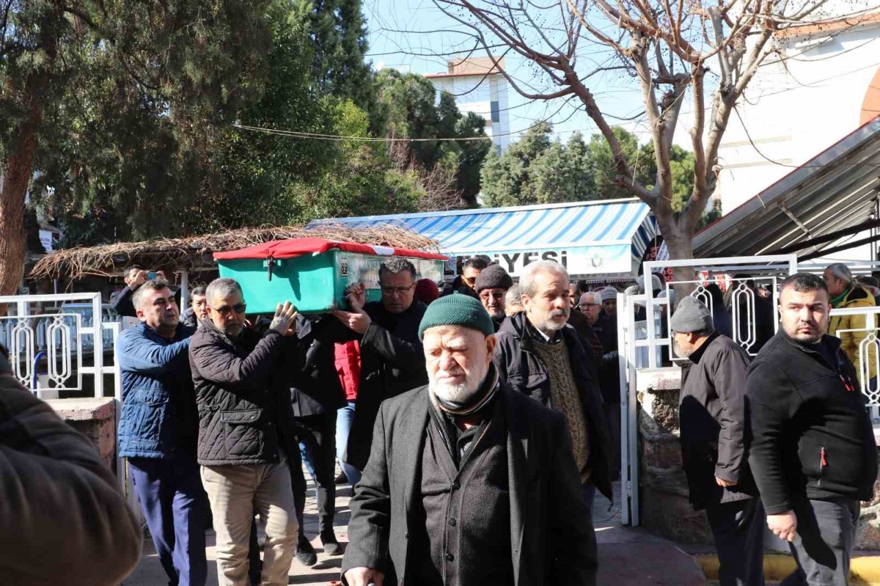 Depremde hayatını kaybeden genç öğretmene veda