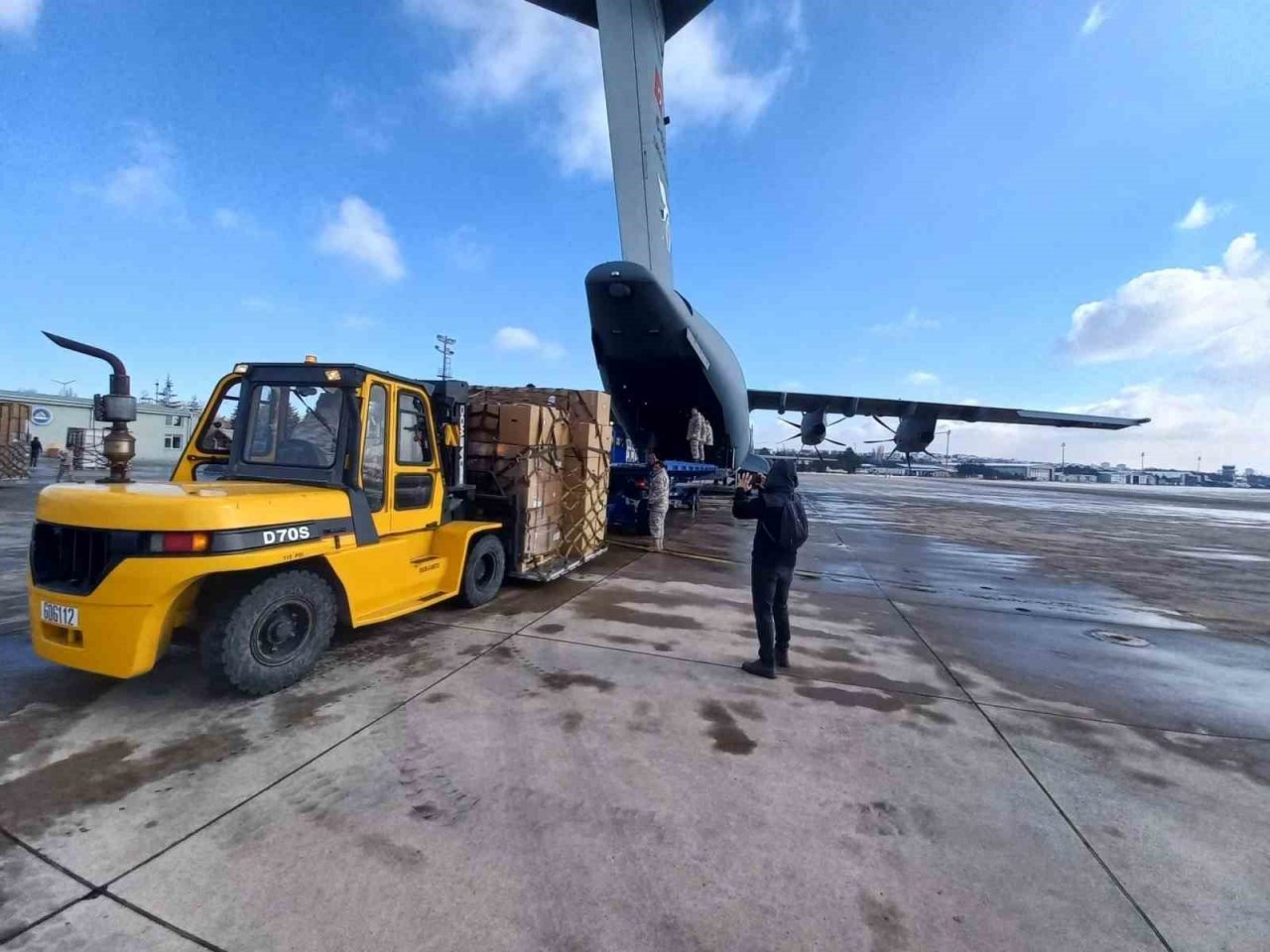 28 ton yardım malzemesi A400M kargo uçağıyla deprem bölgelerine gönderildi