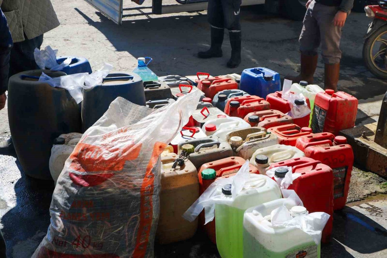 Köşk Belediyesi, 2 iş makinesini deprem bölgesine gönderdi