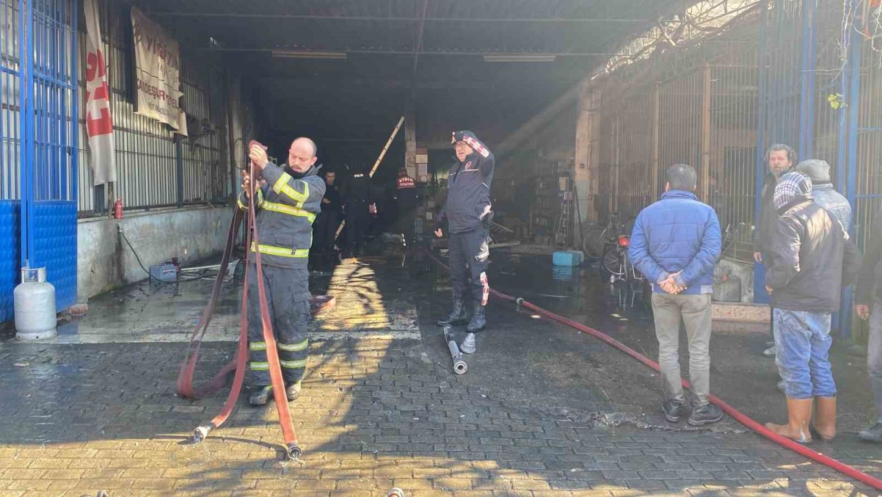 Elektrikli ısıtıcıdan çıkan yangın iş yerini kullanılamaz hale getirdi