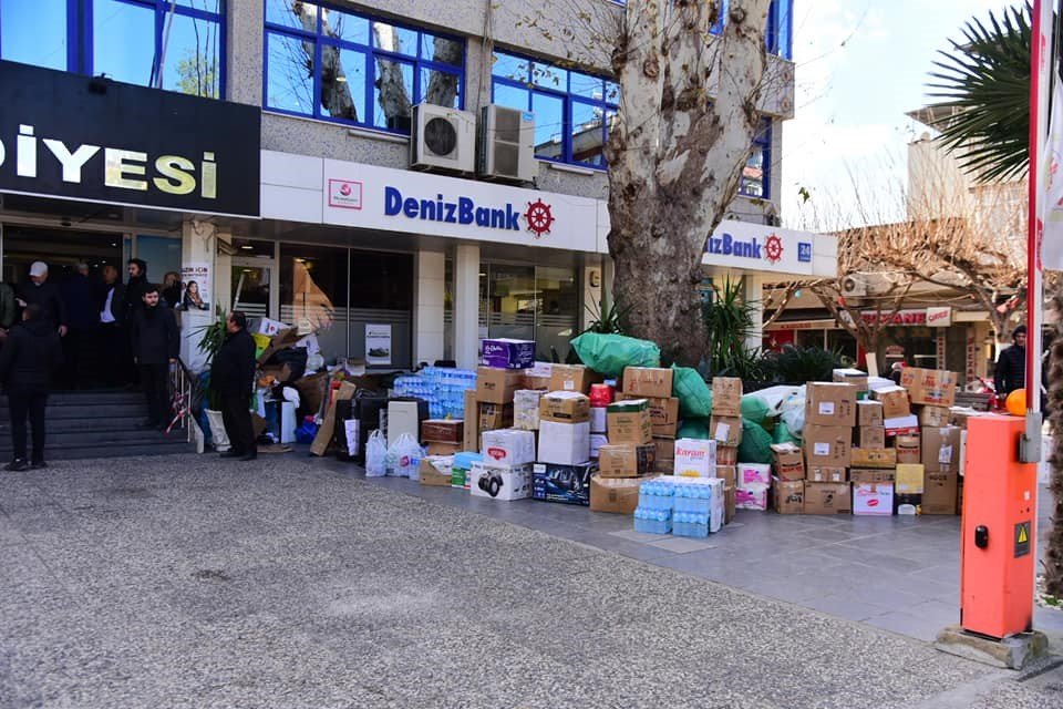 İncirliova’da vatandaşlar deprem bölgesi için tek yürek oldu