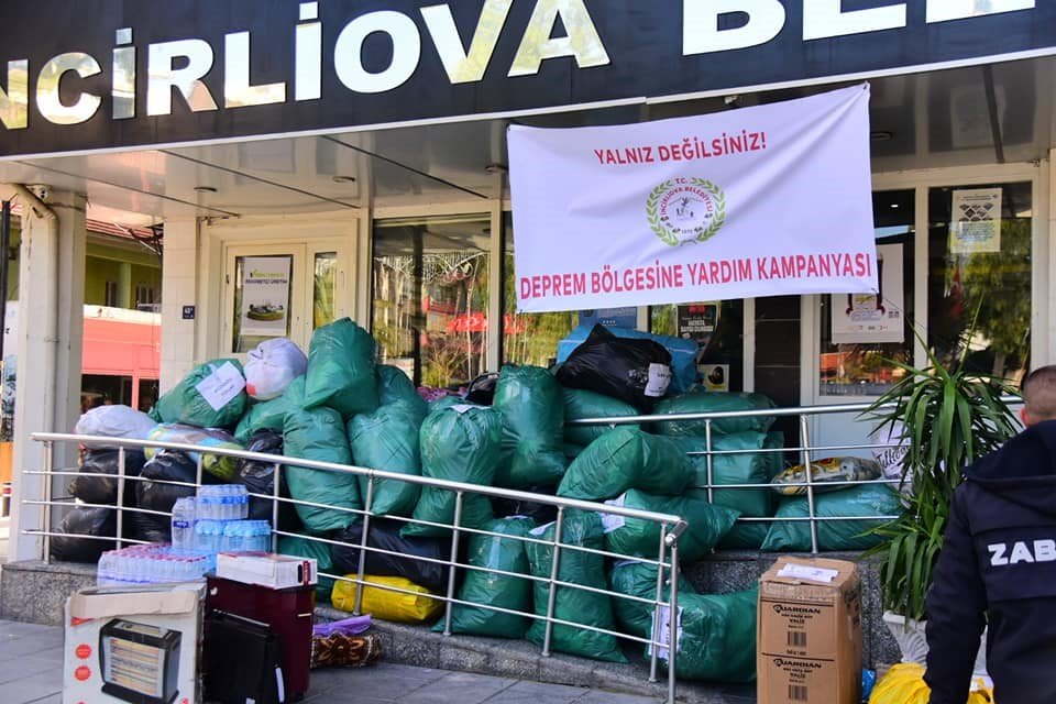 İncirliova’da vatandaşlar deprem bölgesi için tek yürek oldu