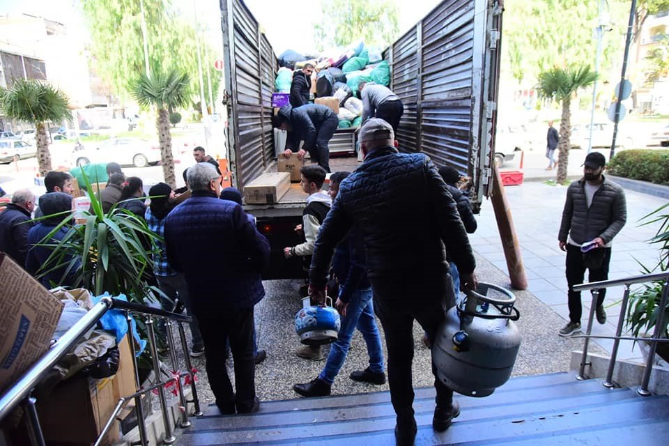 İncirliova’da vatandaşlar deprem bölgesi için tek yürek oldu