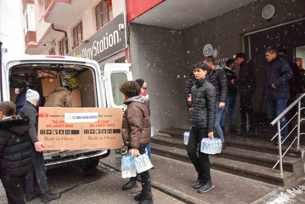 Bozüyük Belediyesi 4’üncü yardım tırı yola çıktı
