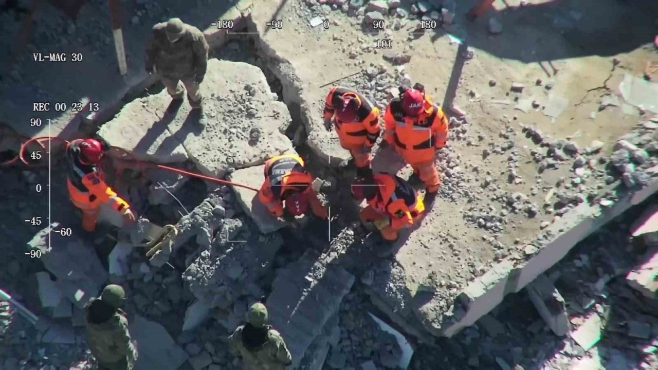 Çevre, Şehircilik ve İklim Değişikliği Bakanlığı, uydu ve İHA’larla hasar tespit çalışmaları yapıyor