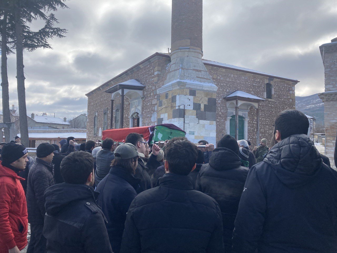 Depremde hayatını kaybeden 26 yaşındaki öğretmen toprağa verildi