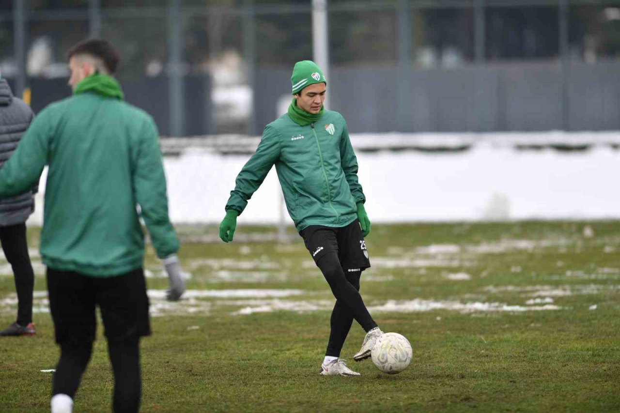 Bursaspor’da Amed Sportif Faaliyetler maçı hazırlıkları moralsiz devam ediyor