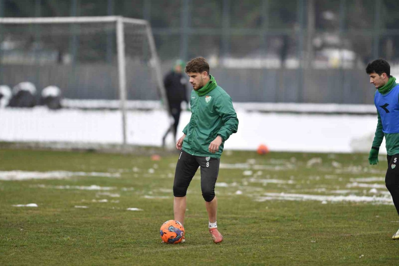 Bursaspor’da Amed Sportif Faaliyetler maçı hazırlıkları moralsiz devam ediyor