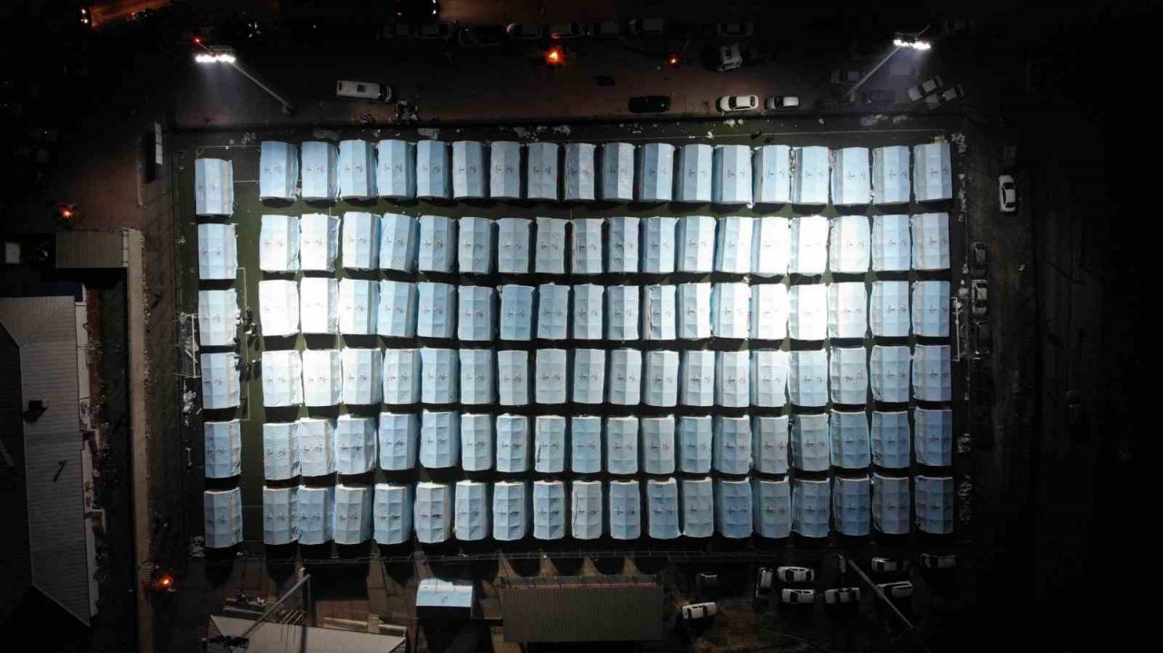 Depremin hayatı felç ettiği Adıyaman’da kurulan çadır kent havadan görüntülendi