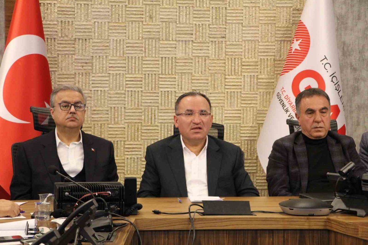 Bakan Bozdağ: “Diyarbakır’da şimdiye kadar 192 kişi vefat etti, bin 91 kişi yaralandı”