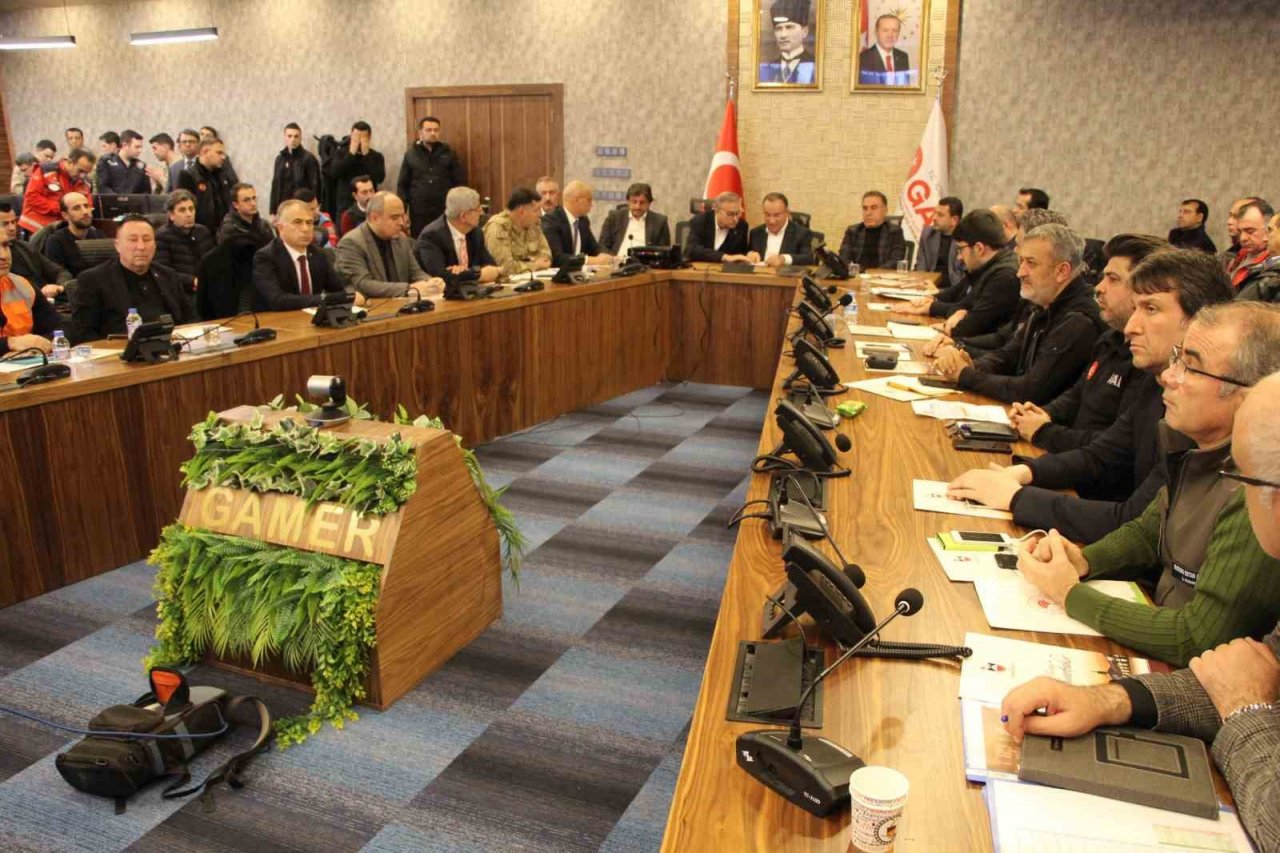 Bakan Bozdağ: “Diyarbakır’da şimdiye kadar 192 kişi vefat etti, bin 91 kişi yaralandı”