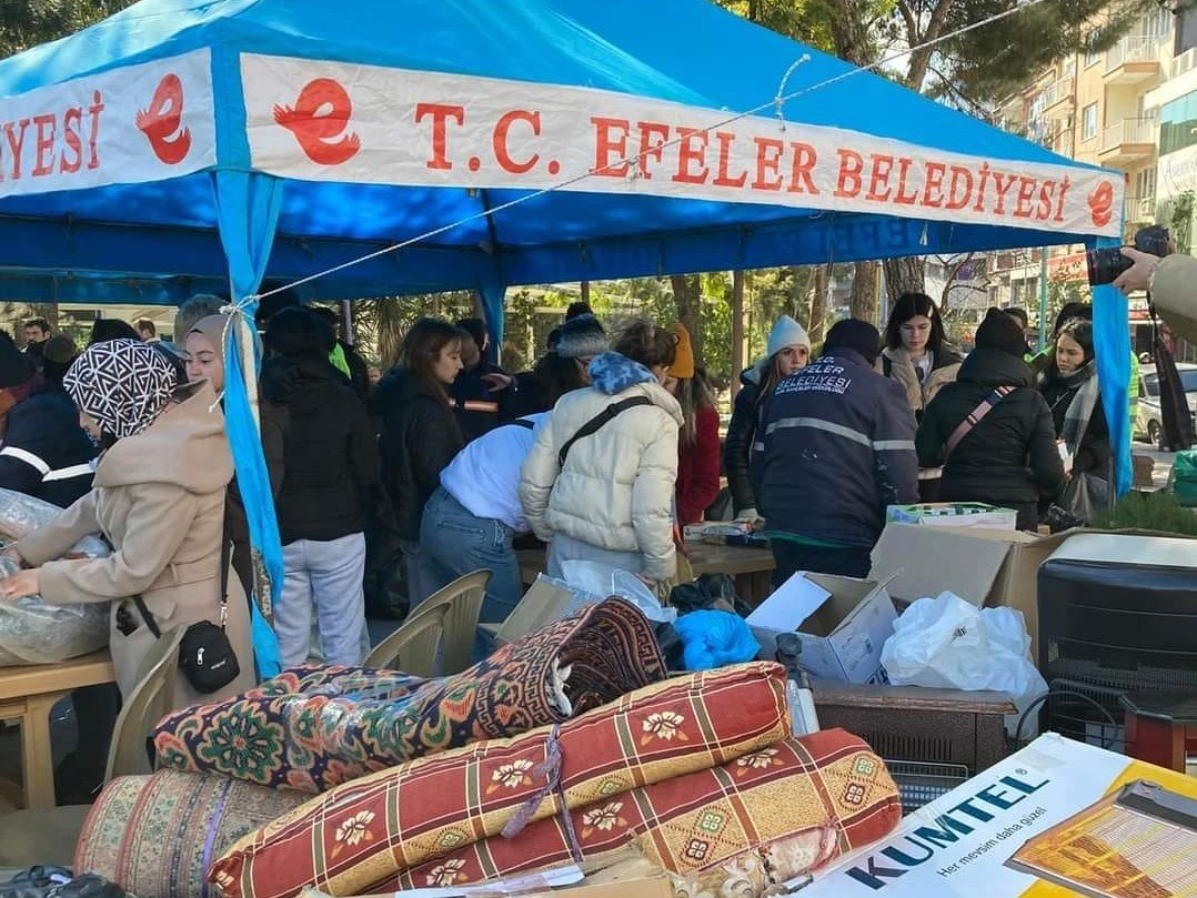 Efeler’den deprem bölgesine yardımlar devam ediyor