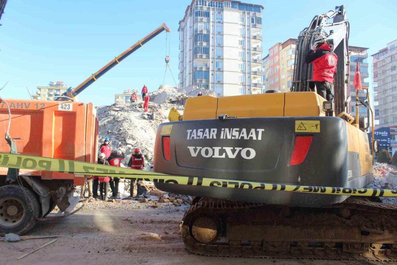 Emre apartmanında 72 saat sonra umutlar yeniden yeşerdi