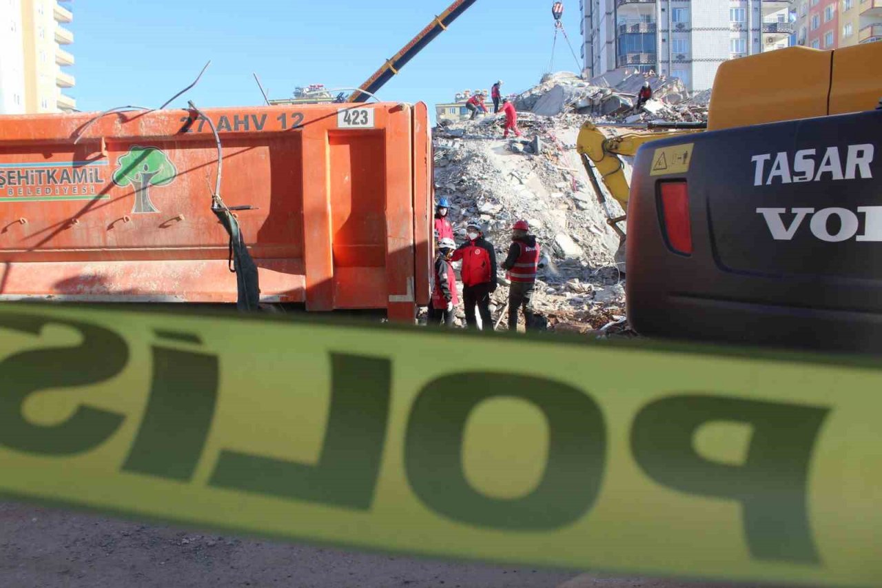 Emre apartmanında 72 saat sonra umutlar yeniden yeşerdi