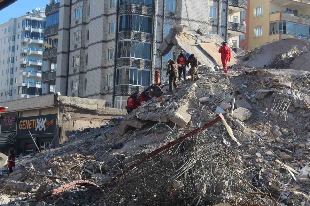 Emre apartmanında 72 saat sonra umutlar yeniden yeşerdi