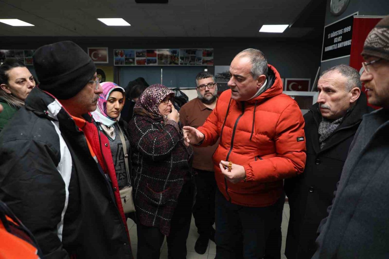 Gemlik’ten depremzedelere 32 tır yardım