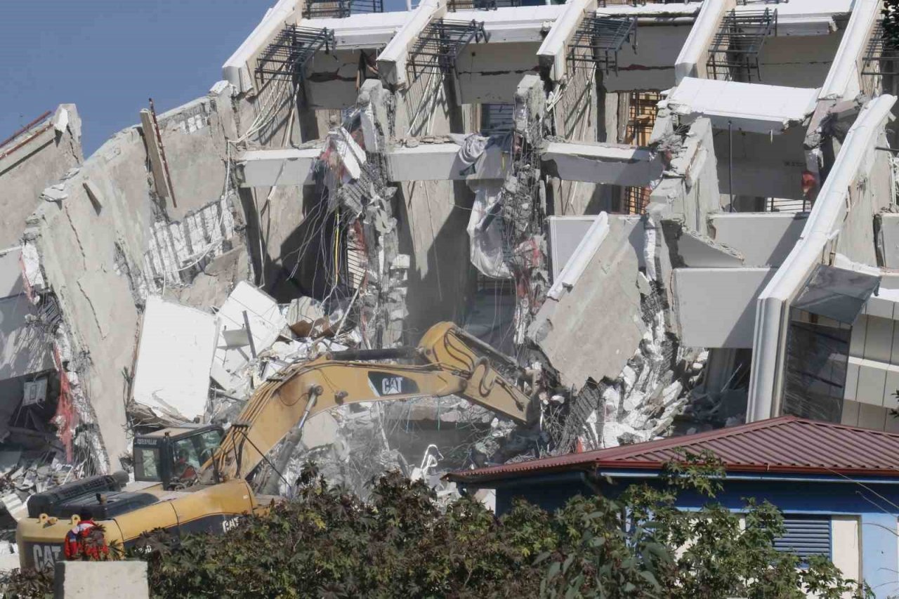 İskenderun’da tahribat havadan görüntülendi