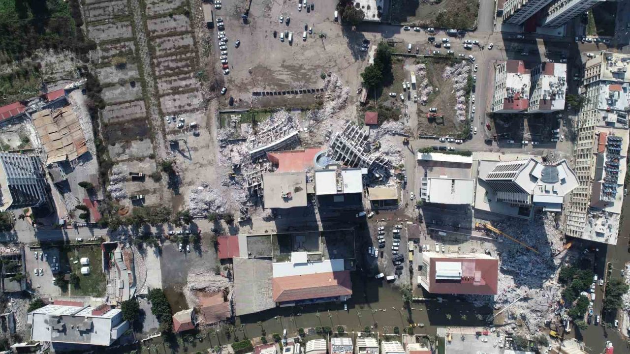 İskenderun’da tahribat havadan görüntülendi