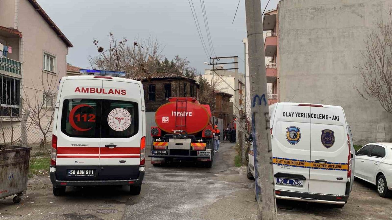 Metruk bina alev alev yandı: 2 ölü