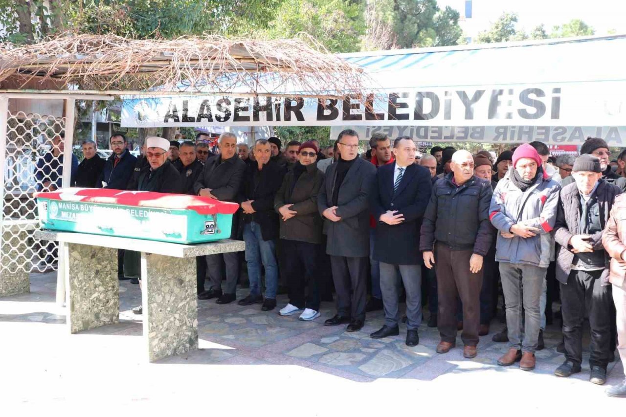 Depremde hayatını kaybeden genç öğretmene veda