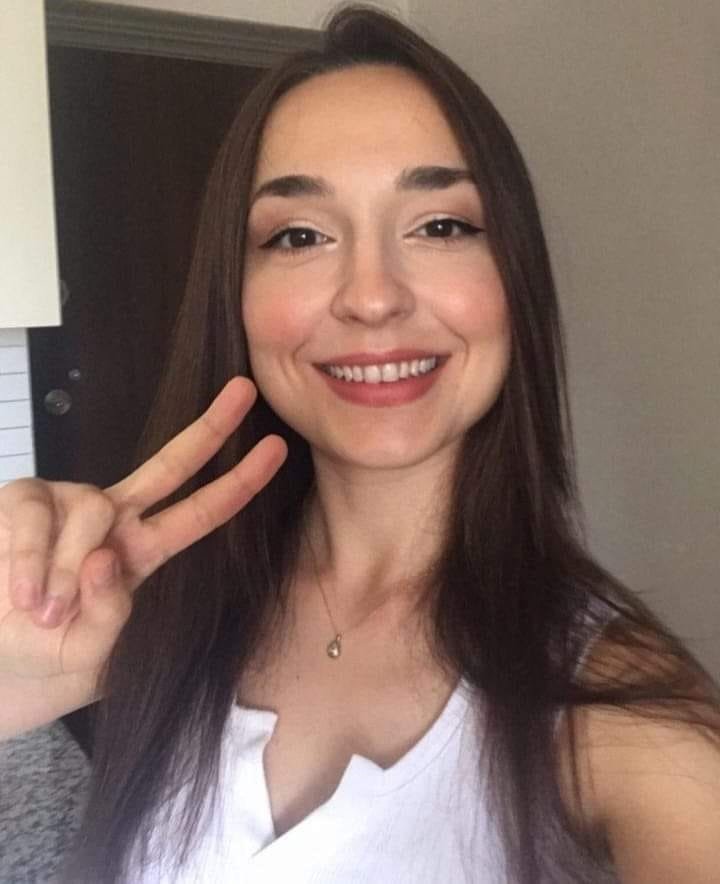 Depremde hayatını kaybeden genç öğretmene veda