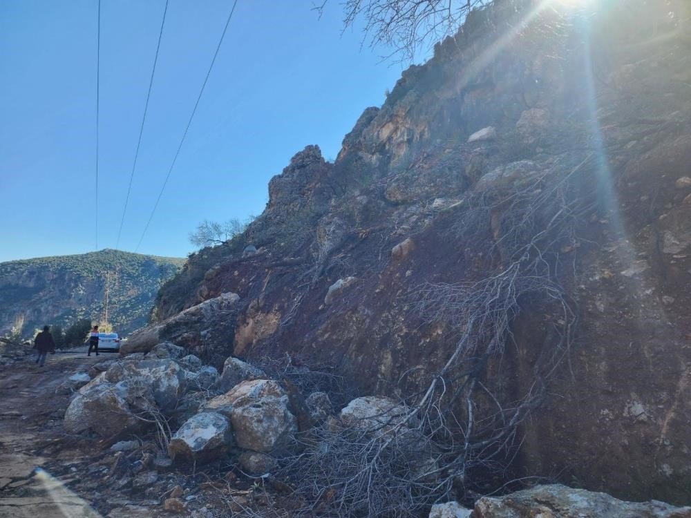 Hassa’daki su kaynaklarında sular çekildi