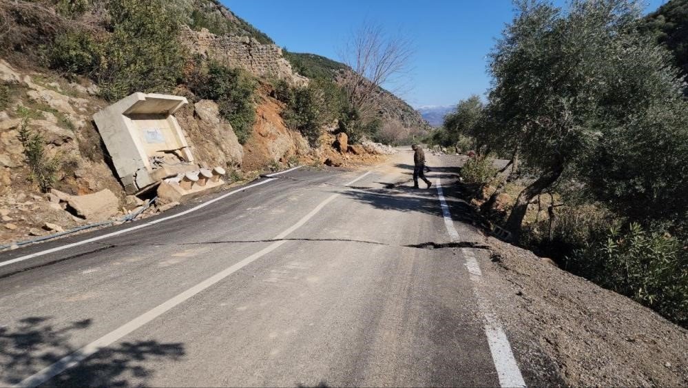 Hassa’daki su kaynaklarında sular çekildi