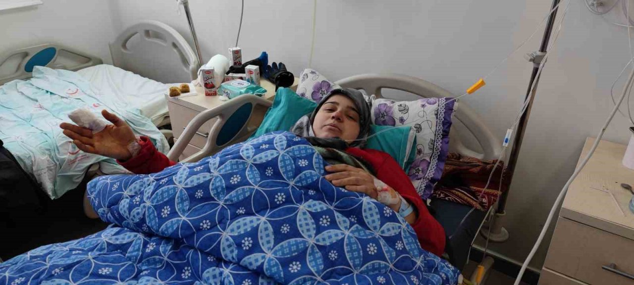 Enkaz altından çıkarılan 9 aylık hamile kadının bebeği hayatını kaybetti