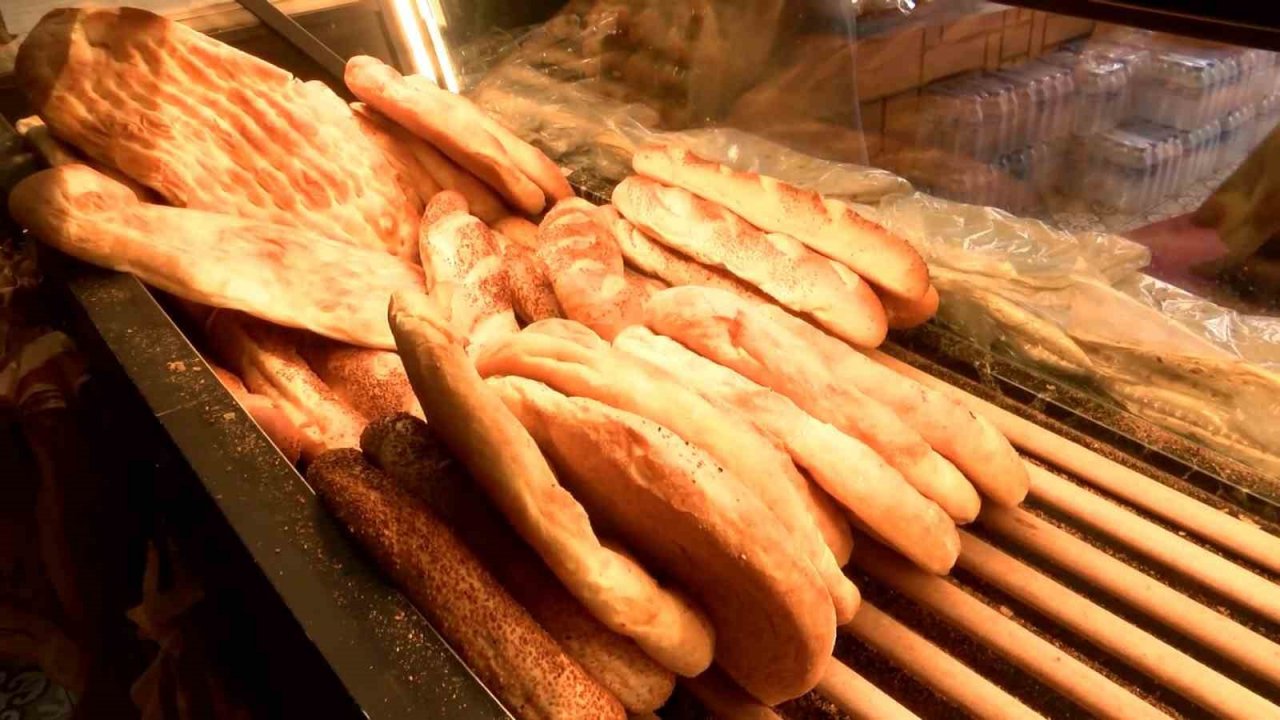 Hayırsever fırıncı bir günlük gelirini deprem bölgesine bağışları