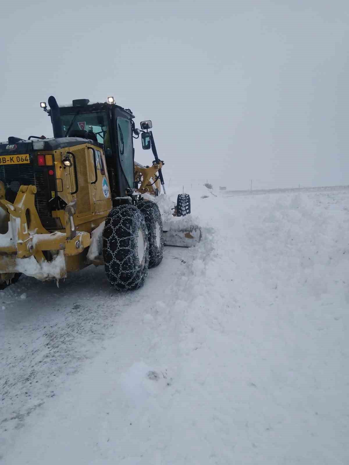 Büyükşehir, 104 mahalle yolunu ulaşıma açtı
