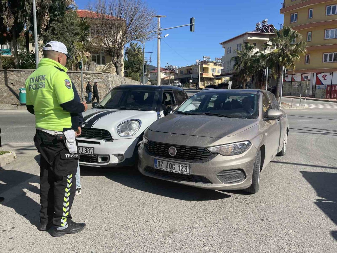 Malatya’dan Alanya’ya giden depremzede kaza yaptı