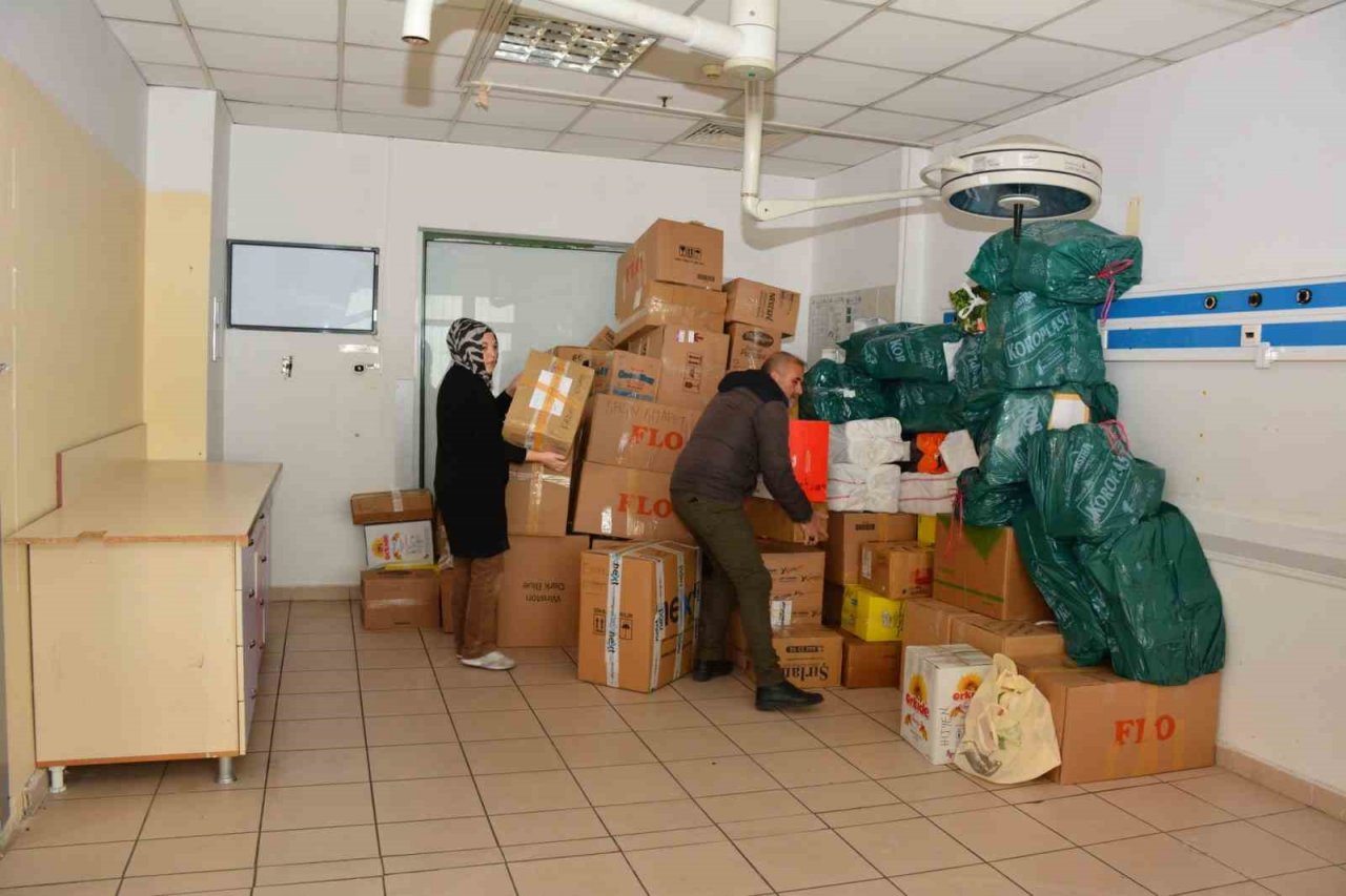 ADÜ’de Afet Yardım Kampanyası için toplanan malzemeler yola çıktı